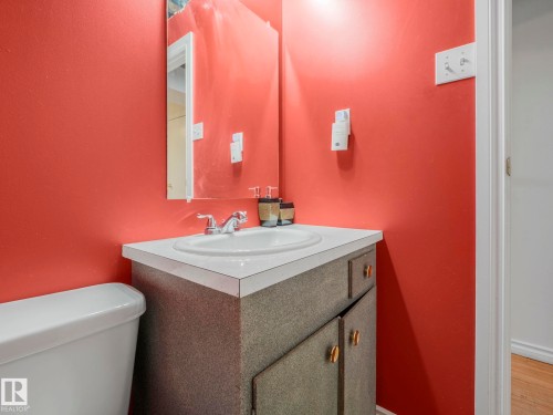 192075 Twp 535, Rural Lamont County, AB - Indoor Photo Showing Bathroom