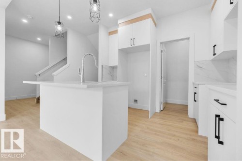 235 Linden Loop, Leduc, AB - Indoor Photo Showing Kitchen