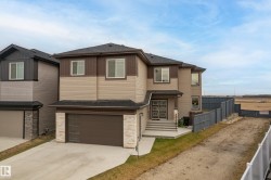 1104 152 Avenue  Edmonton, AB T5Y 4C8