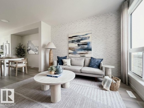 7314 Klapstein Crescent, Edmonton, AB - Indoor Photo Showing Living Room