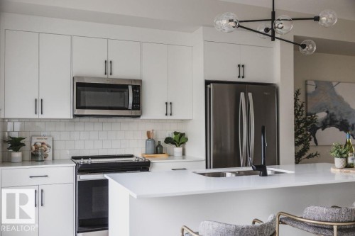 7314 Klapstein Crescent, Edmonton, AB - Indoor Photo Showing Kitchen With Upgraded Kitchen