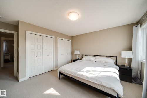 16728 15 Avenue, Edmonton, AB - Indoor Photo Showing Bedroom