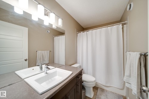 16728 15 Avenue, Edmonton, AB - Indoor Photo Showing Bathroom