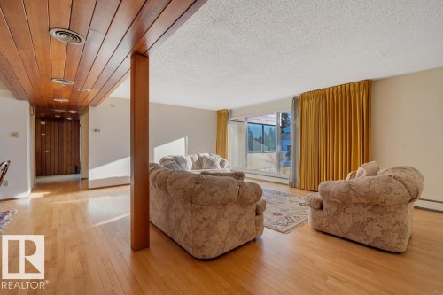 11109 70 Street, Edmonton, AB - Indoor Photo Showing Living Room