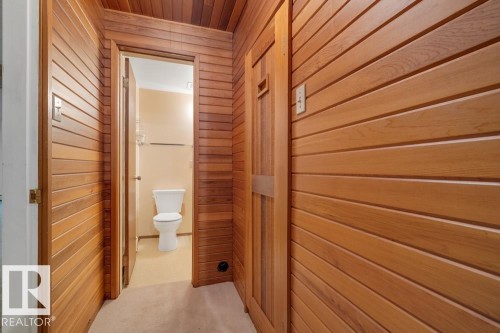 11109 70 Street, Edmonton, AB - Indoor Photo Showing Bathroom