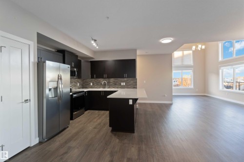 410 560 Griesbach Parade Parade, Edmonton, AB - Indoor Photo Showing Kitchen With Upgraded Kitchen