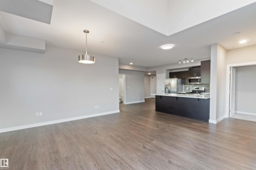 410 560 Griesbach Parade Parade, Edmonton, AB - Indoor Photo Showing Kitchen