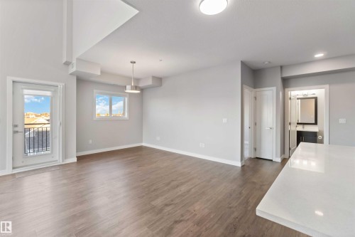 410 560 Griesbach Parade Parade, Edmonton, AB - Indoor Photo Showing Other Room