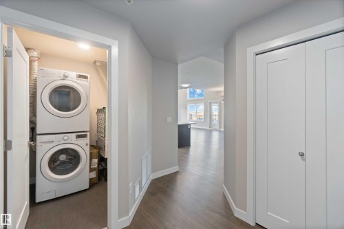 410 560 Griesbach Parade Parade, Edmonton, AB - Indoor Photo Showing Laundry Room