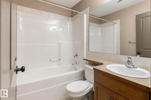 123 63 Street, Edmonton, AB - Indoor Photo Showing Bathroom