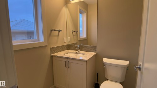 424 Chappelle Drive, Edmonton, AB - Indoor Photo Showing Bathroom