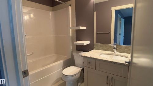 424 Chappelle Drive, Edmonton, AB - Indoor Photo Showing Bathroom