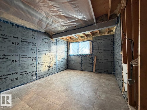 254 Richfield Road, Edmonton, AB - Indoor Photo Showing Garage