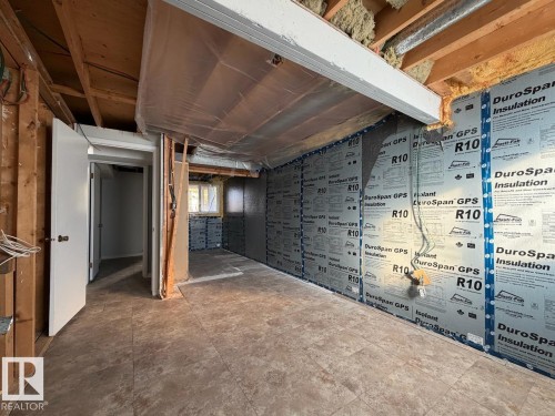 254 Richfield Road, Edmonton, AB - Indoor