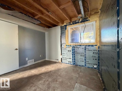254 Richfield Road, Edmonton, AB - Indoor