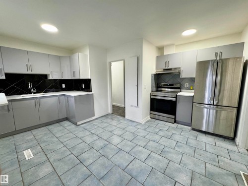 16415 106 Avenue, Edmonton, AB - Indoor Photo Showing Kitchen