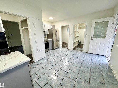 16415 106 Avenue, Edmonton, AB - Indoor