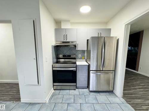 16415 106 Avenue, Edmonton, AB - Indoor Photo Showing Kitchen