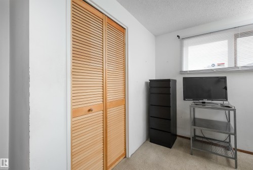 1303 35 Street, Edmonton, AB - Indoor