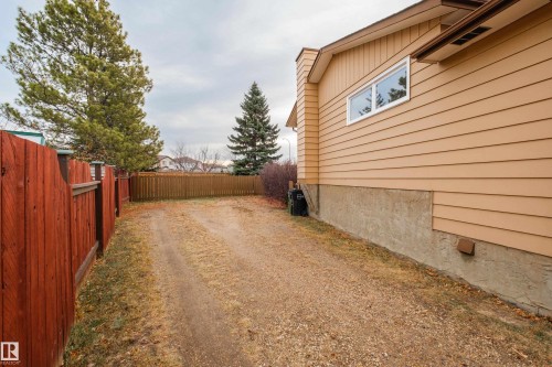 1303 35 Street, Edmonton, AB - Outdoor