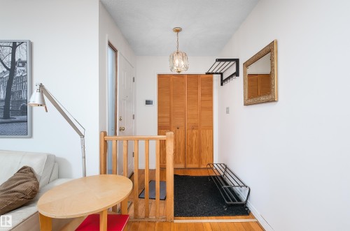 1303 35 Street, Edmonton, AB - Indoor