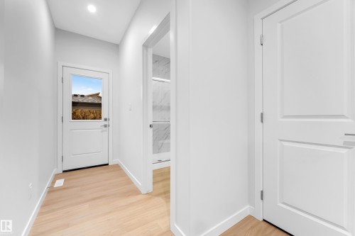 252 24 Street, Edmonton, AB - Indoor Photo Showing Other Room