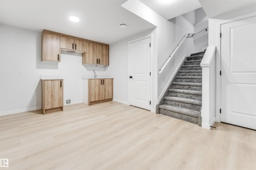 252 24 Street, Edmonton, AB - Indoor