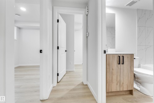 252 24 Street, Edmonton, AB - Indoor