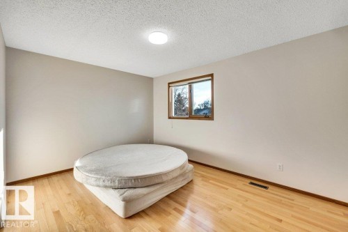 706 Burley Drive, Edmonton, AB - Indoor Photo Showing Other Room