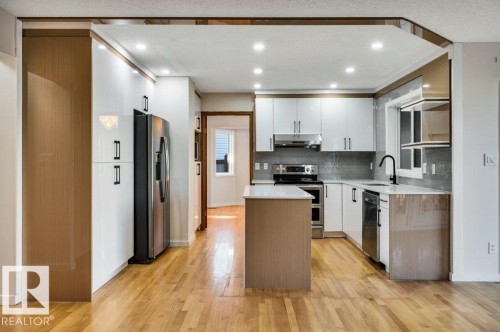 706 Burley Drive, Edmonton, AB - Indoor Photo Showing Kitchen