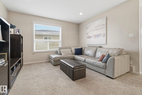 9543 221 Street, Edmonton, AB - Indoor Photo Showing Living Room