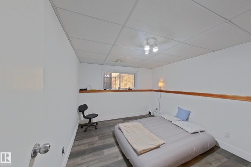 1036 38 Street, Edmonton, AB - Indoor