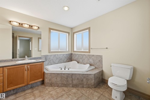1610 Haswell Court, Edmonton, AB - Indoor Photo Showing Bathroom