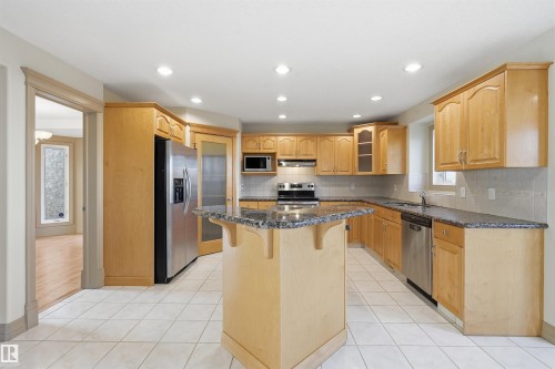 1610 Haswell Court, Edmonton, AB - Indoor Photo Showing Kitchen
