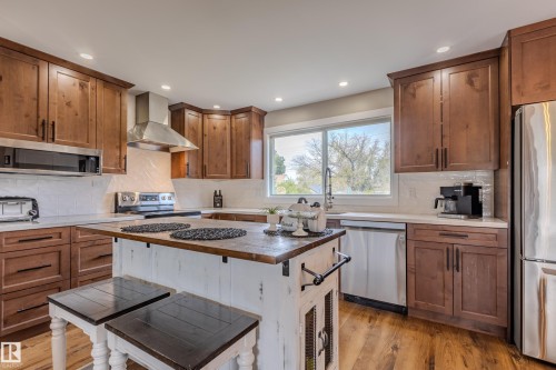 10114 102 Avenue, Morinville, AB - Indoor Photo Showing Kitchen