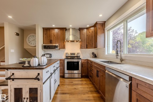 10114 102 Avenue, Morinville, AB - Indoor Photo Showing Kitchen With Double Sink