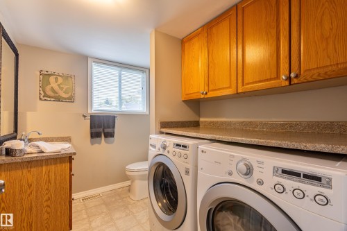 10114 102 Avenue, Morinville, AB - Indoor Photo Showing Laundry Room