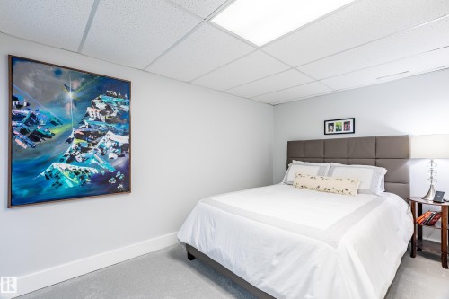 10114 102 Avenue, Morinville, AB - Indoor Photo Showing Bedroom