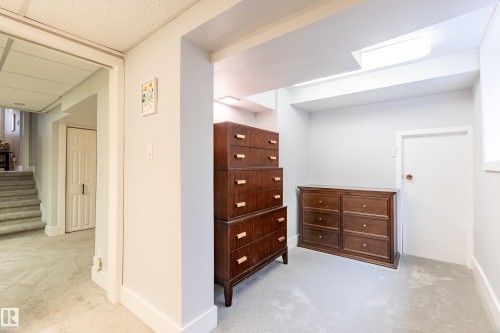 10114 102 Avenue, Morinville, AB - Indoor