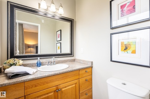 10114 102 Avenue, Morinville, AB - Indoor Photo Showing Bathroom