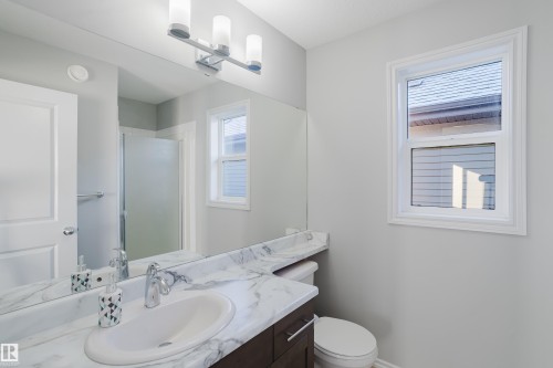 9019 219 Street, Edmonton, AB - Indoor Photo Showing Bathroom
