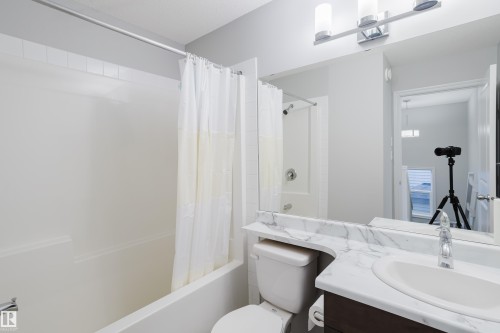 9019 219 Street, Edmonton, AB - Indoor Photo Showing Bathroom