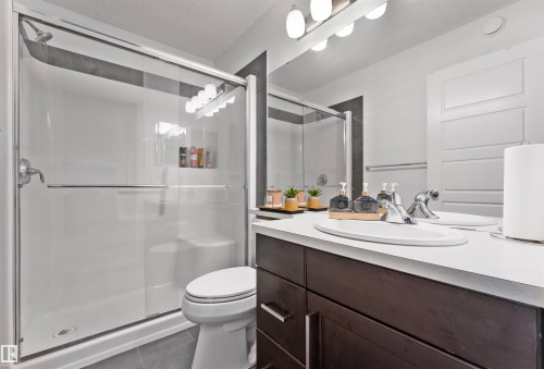 4449 6A Street, Edmonton, AB - Indoor Photo Showing Bathroom