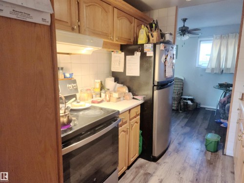 162 Abbottsfield Road, Edmonton, AB - Indoor Photo Showing Kitchen