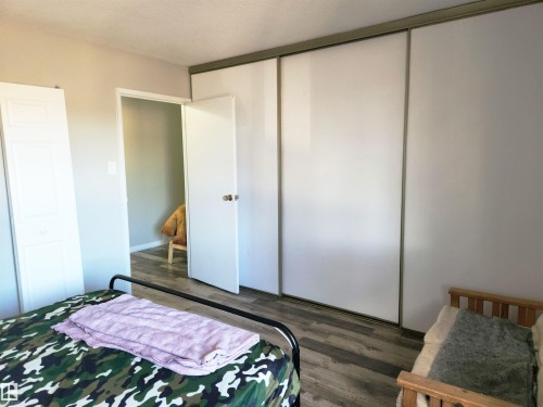 162 Abbottsfield Road, Edmonton, AB - Indoor Photo Showing Bedroom