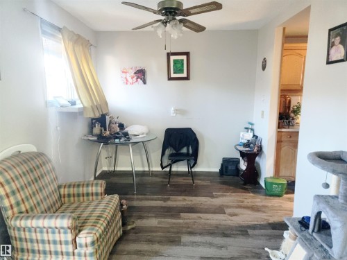 162 Abbottsfield Road, Edmonton, AB - Indoor