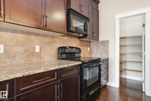59 Selkirk Place, Leduc, AB - Indoor Photo Showing Kitchen