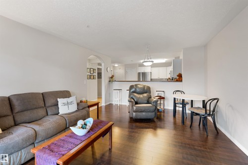 112 237 Youville Drive E, Edmonton, AB - Indoor Photo Showing Living Room