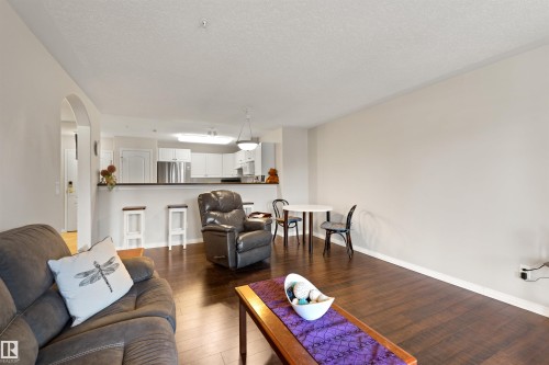 112 237 Youville Drive E, Edmonton, AB - Indoor Photo Showing Living Room