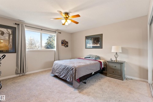 112 237 Youville Drive E, Edmonton, AB - Indoor Photo Showing Bedroom